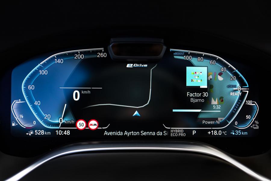 Панель приборов BMW 745Le xDrive M Sport (G12) 2019 года  (WW) (фото 89 из 103)